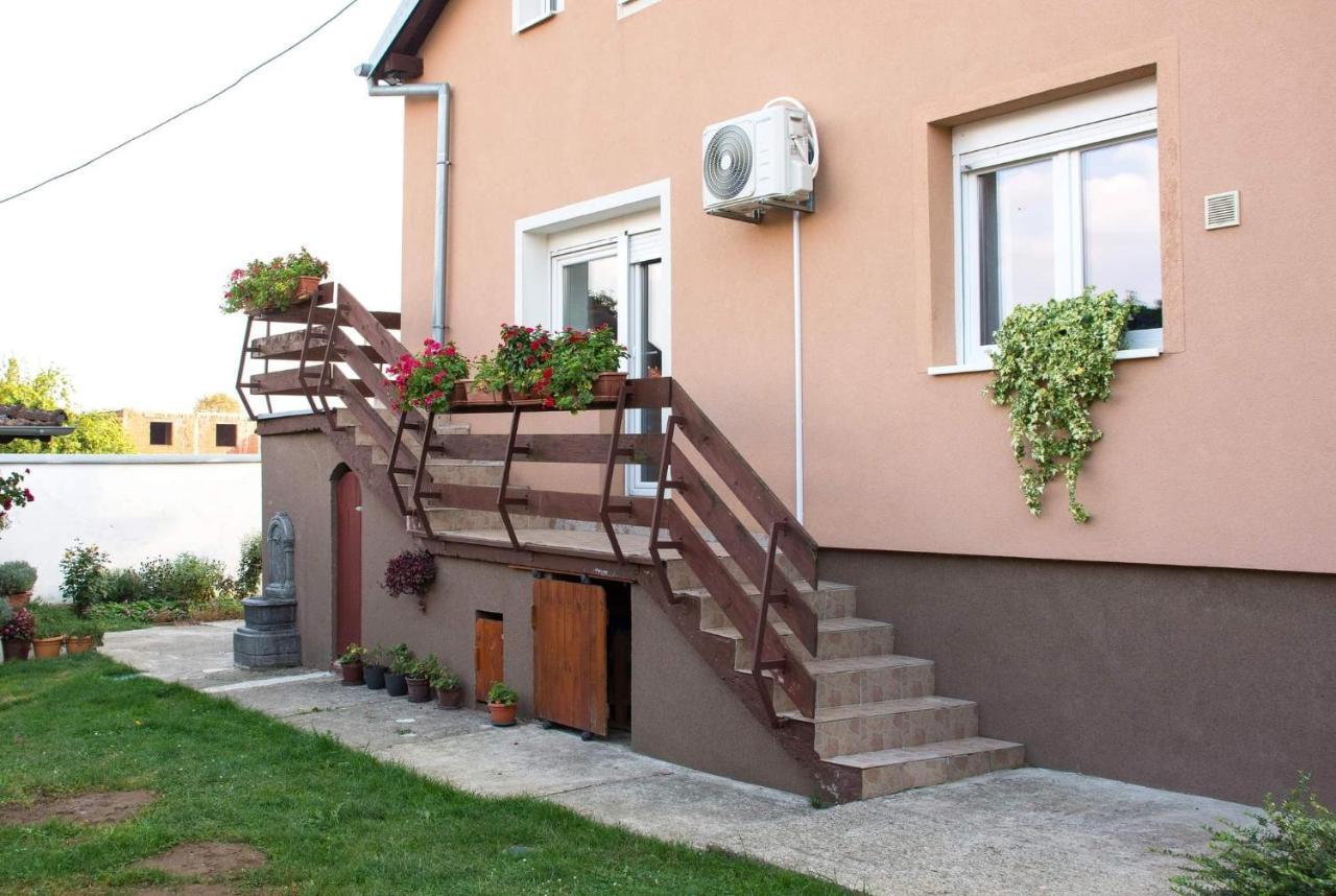 Vesna Apartamento Vukovar Exterior foto